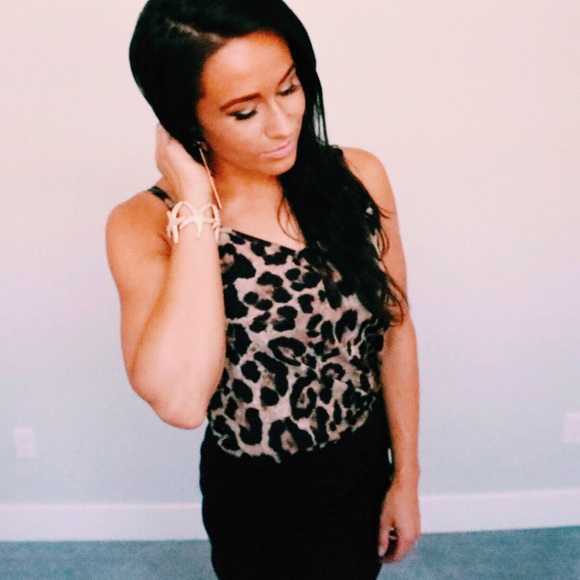 🌟Leopard Print Stretchy Top 🌟 - Picture 3 of 5